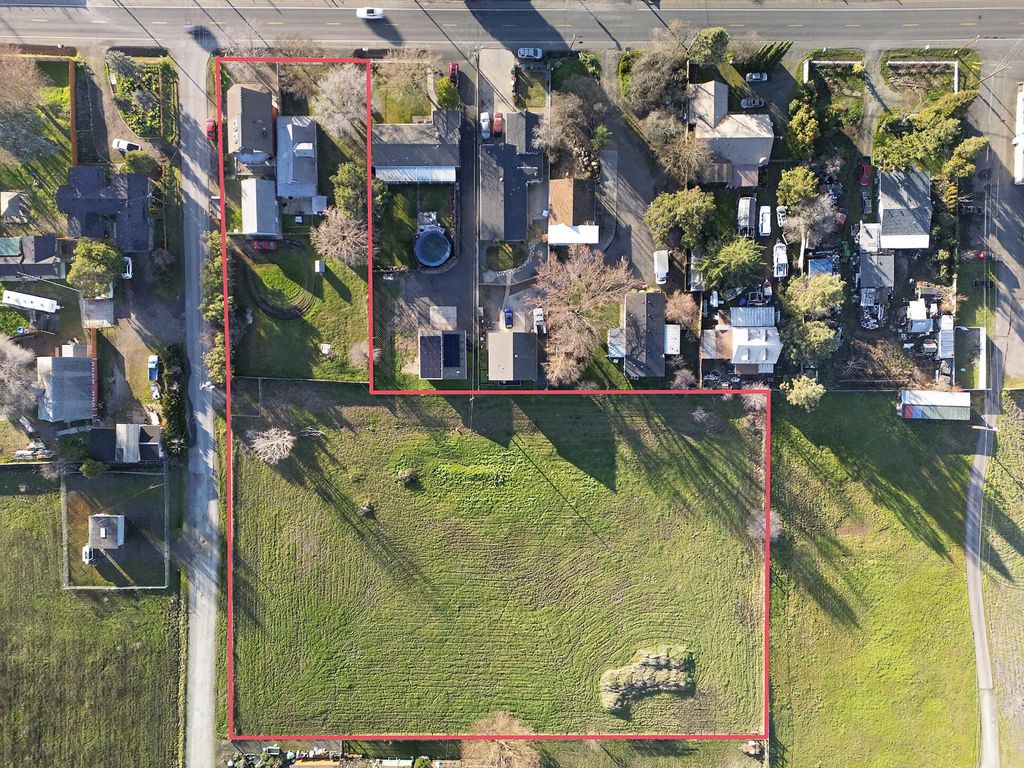 2361 Kings Highway, Medford