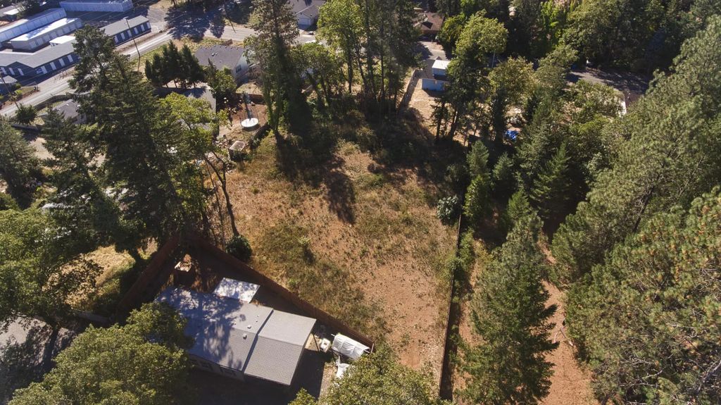 363 Caves Highway, Cave Junction