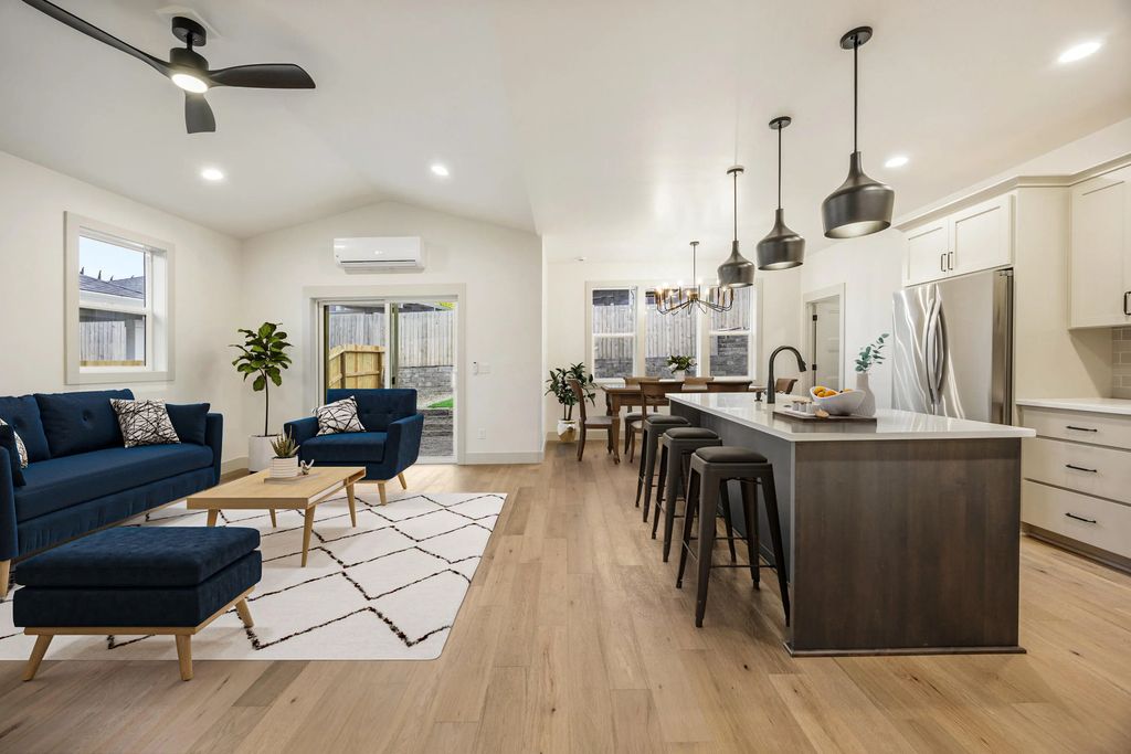 566 Coffee Lane, Ashland