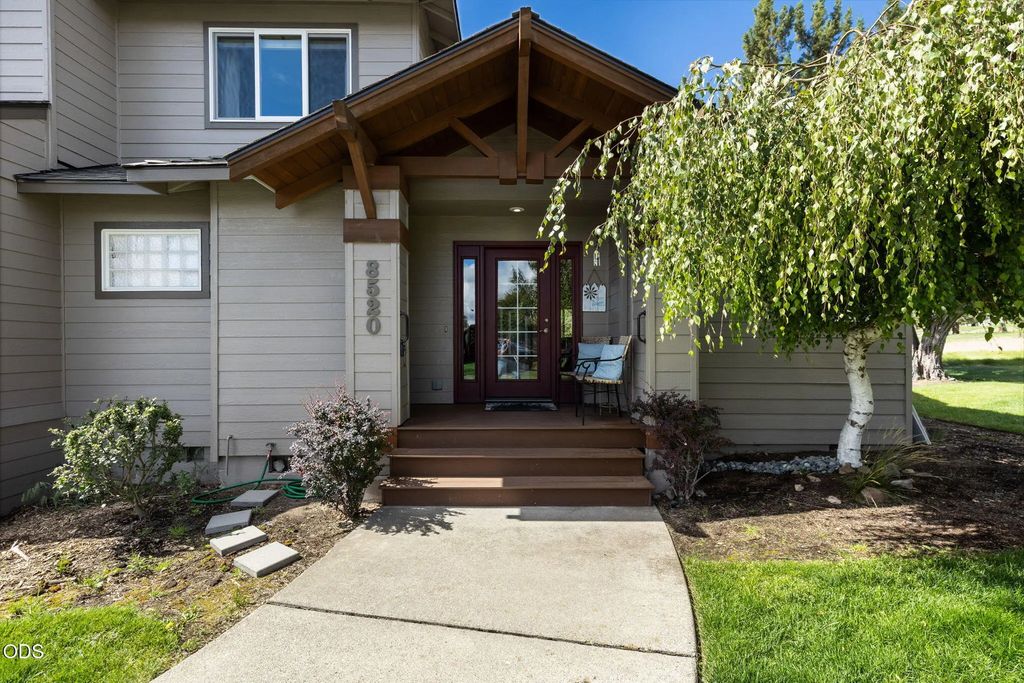 8520 Golden Pheasant Court, Redmond