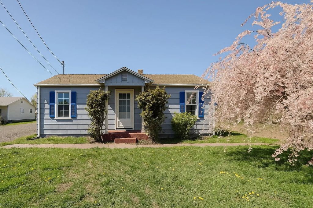 195 S Main Street, Prineville