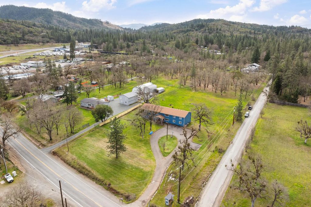 3361 Camp Joy Road, Grants Pass
