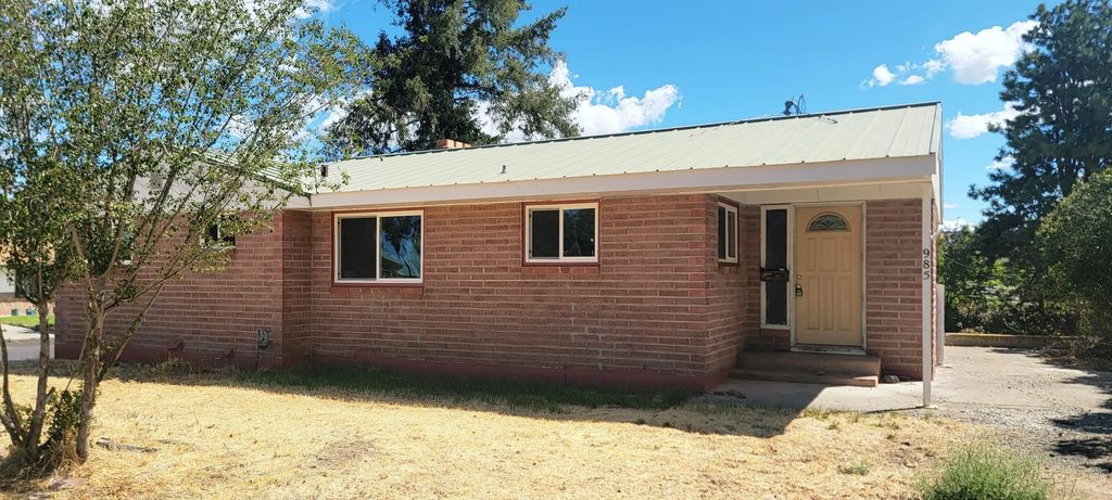 985 Ne Crest Drive, Prineville