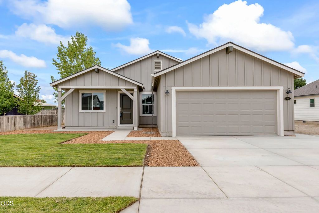 407 Nw Monte Vista Avenue 123, Madras
