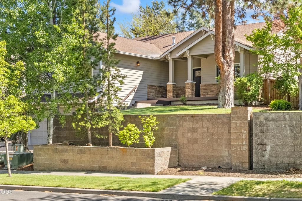 19951 Cliffrose Drive, Bend