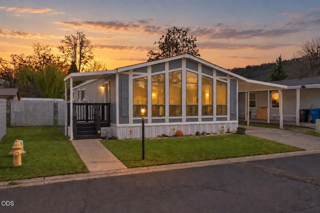 633 E Archwood Drive Unit 86, Eagle Point