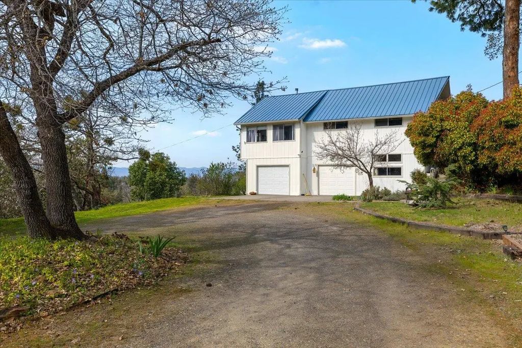 345 Carmen Road, Talent