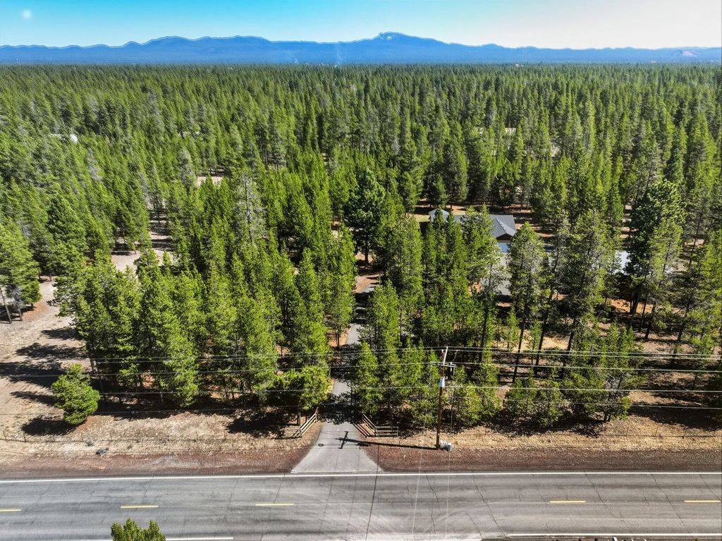 52220 Dorrance Meadow Road, La Pine