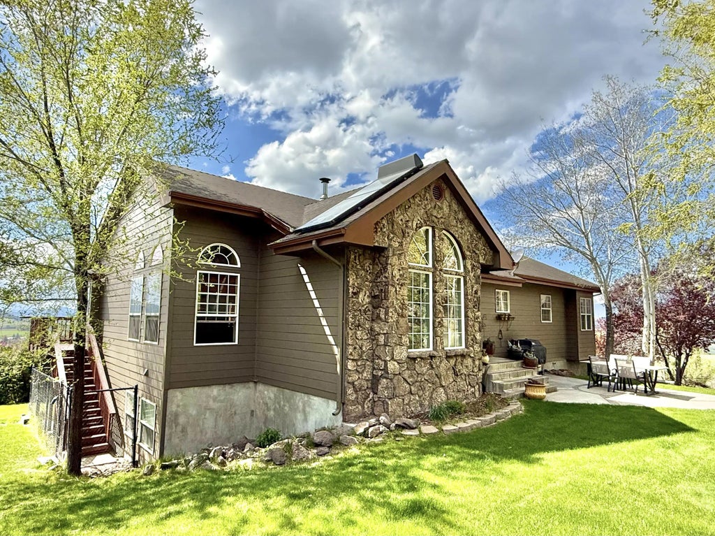 13351 Crystal Springs Road, Klamath Falls Property Listing: MLS® #220218939