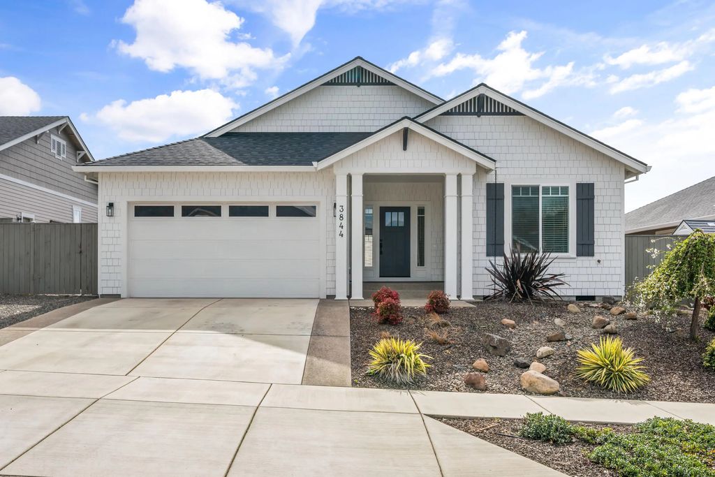 3844 Arena Drive, Medford
