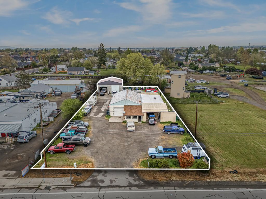 1250 W Mcandrews Road, Medford
