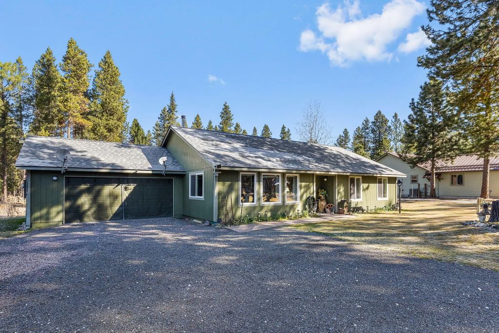 2057 Checkrein Lane, La Pine