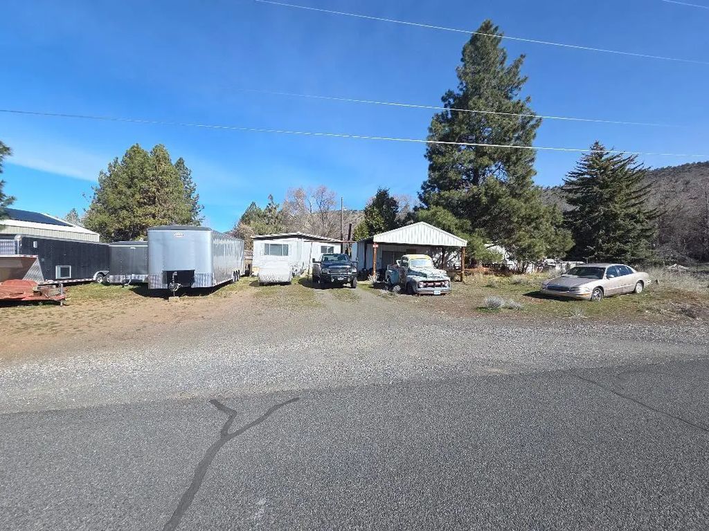 11727 Clovis Drive, Klamath Falls