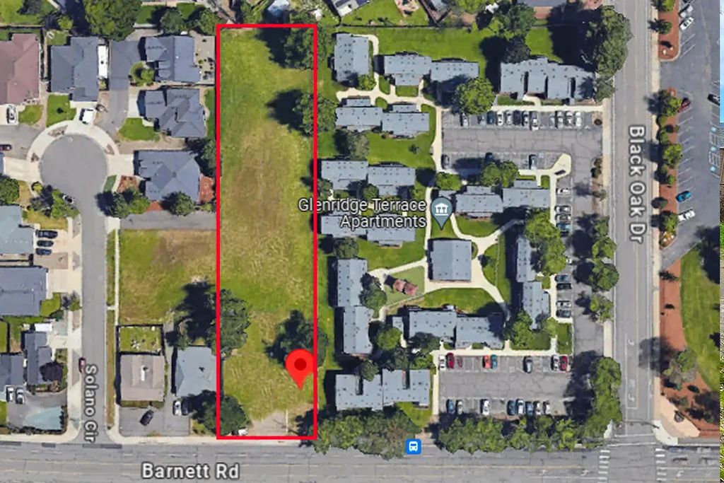 2549 E Barnett Road, Medford