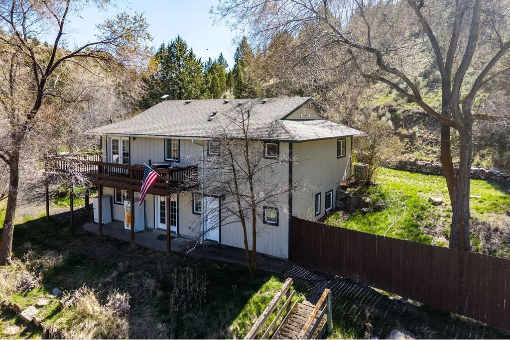 27374 Bumpy Road, John Day