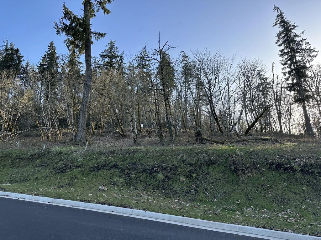 Cascara Drive 96, Eugene