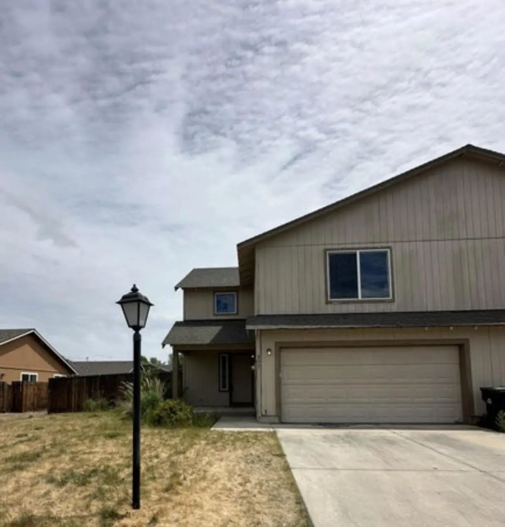 897 Se Kierra Place, Madras