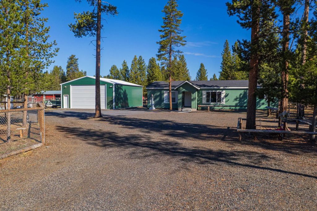 12411 Larchwood Drive, La Pine