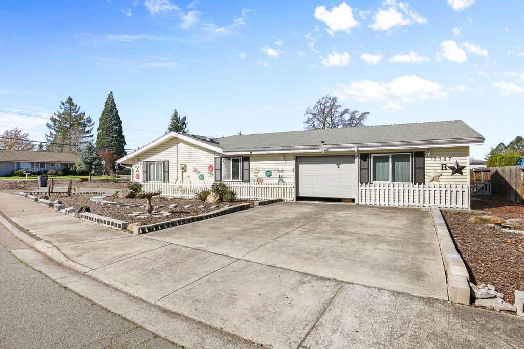 2987 Delta Waters Road, Medford