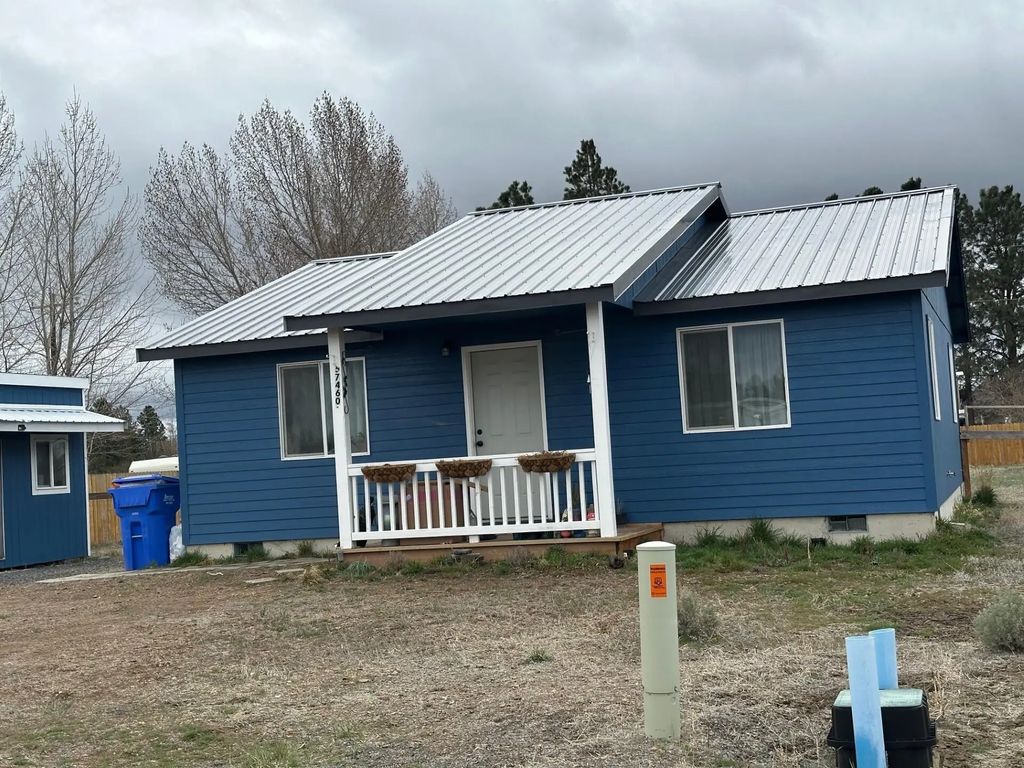 57460 Holiday, Christmas Valley