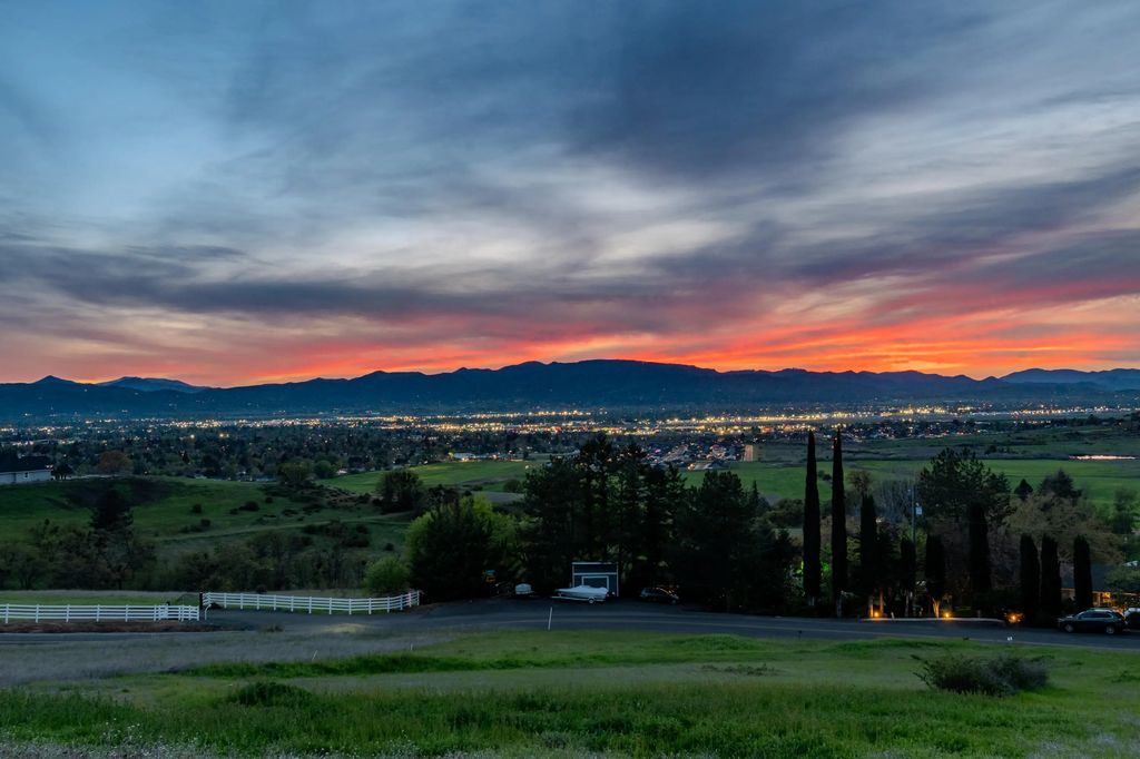 3556 Dodson Road, Medford