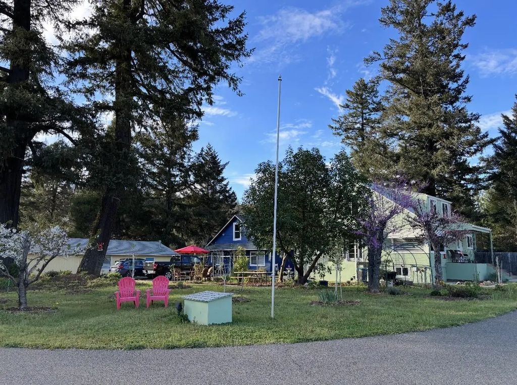 18248 Redwood Highway, Selma