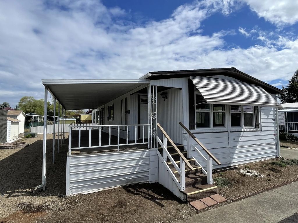 301 Freeman Road Unit 90, Central Point