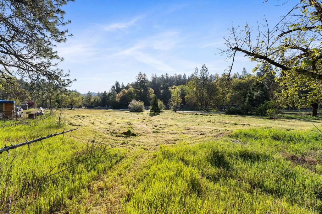 108 Holton Creek Road, Kerby