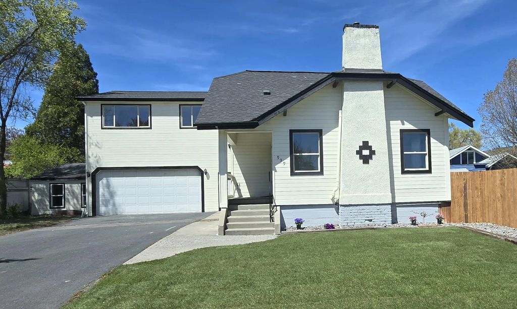 939 N Alameda Avenue, Klamath Falls