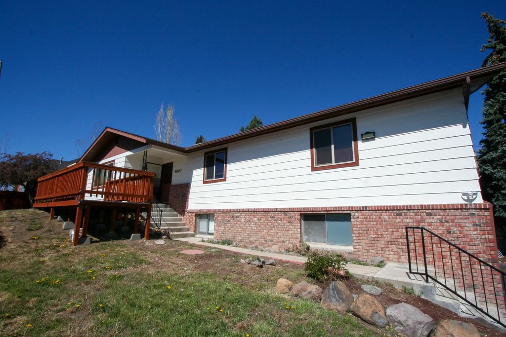 1803 N Eldorado Avenue, Klamath Falls