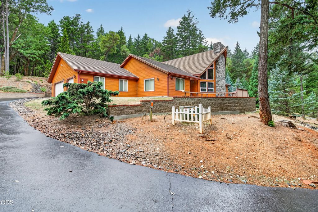 455 Dutcher Creek Road, Grants Pass