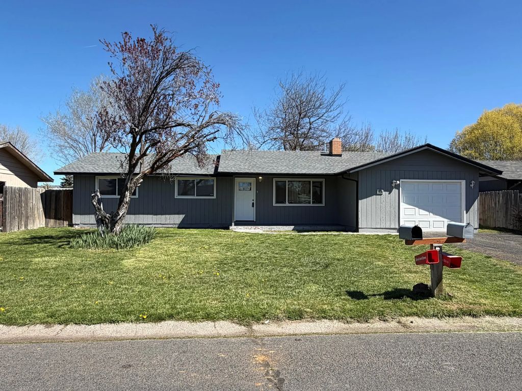 4839 Darwin Place, Klamath Falls