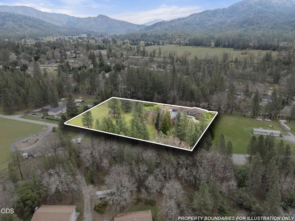 315 Queens Branch Road, Rogue River