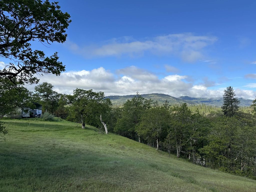 192 Cindy Way, Shady Cove