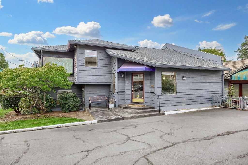 1002 Nw 6th Street, Grants Pass