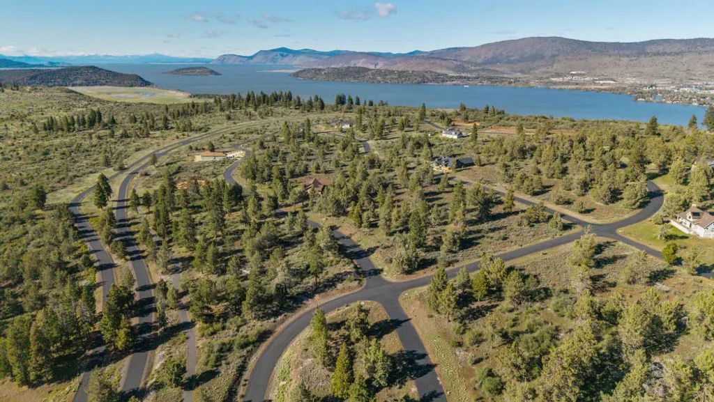 856 Beattys Butte Drive, Klamath Falls