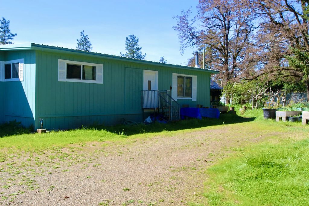 119 Patton Bar Road, Cave Junction