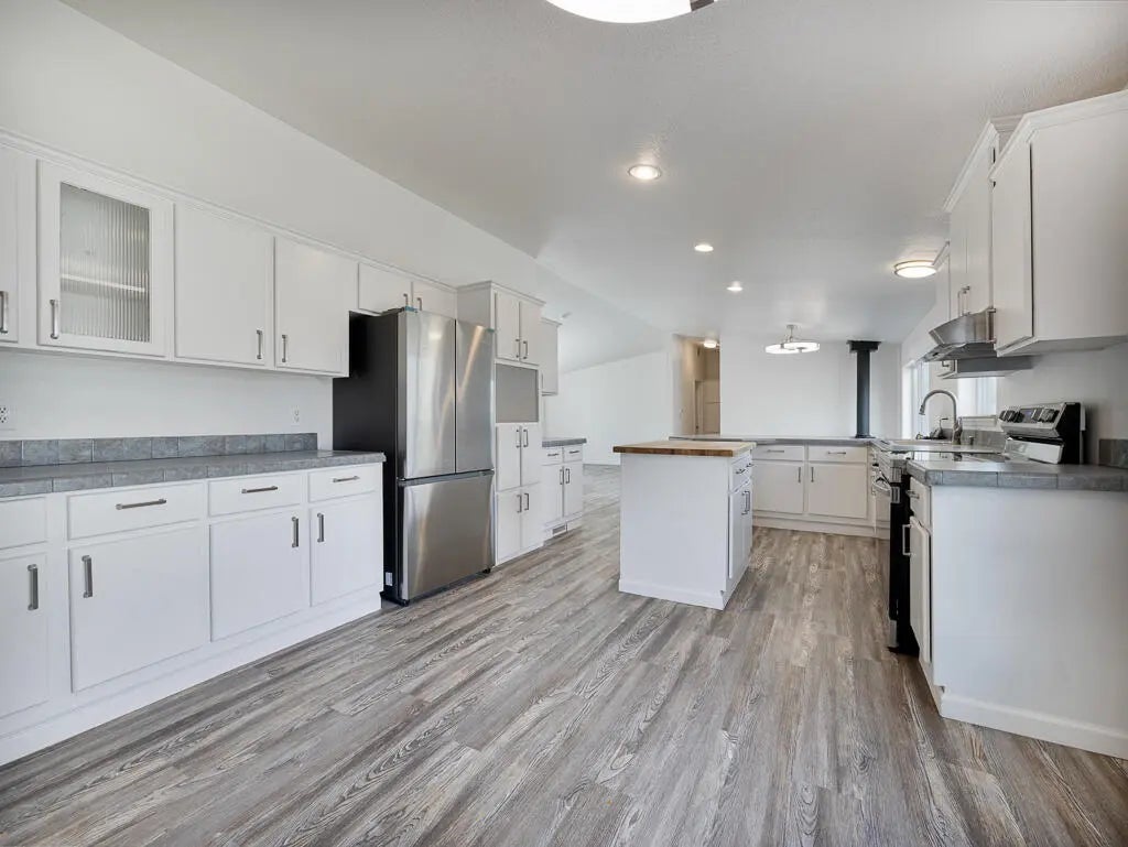 4832 Summers Lane, Klamath Falls Property Listing: MLS® #220219062