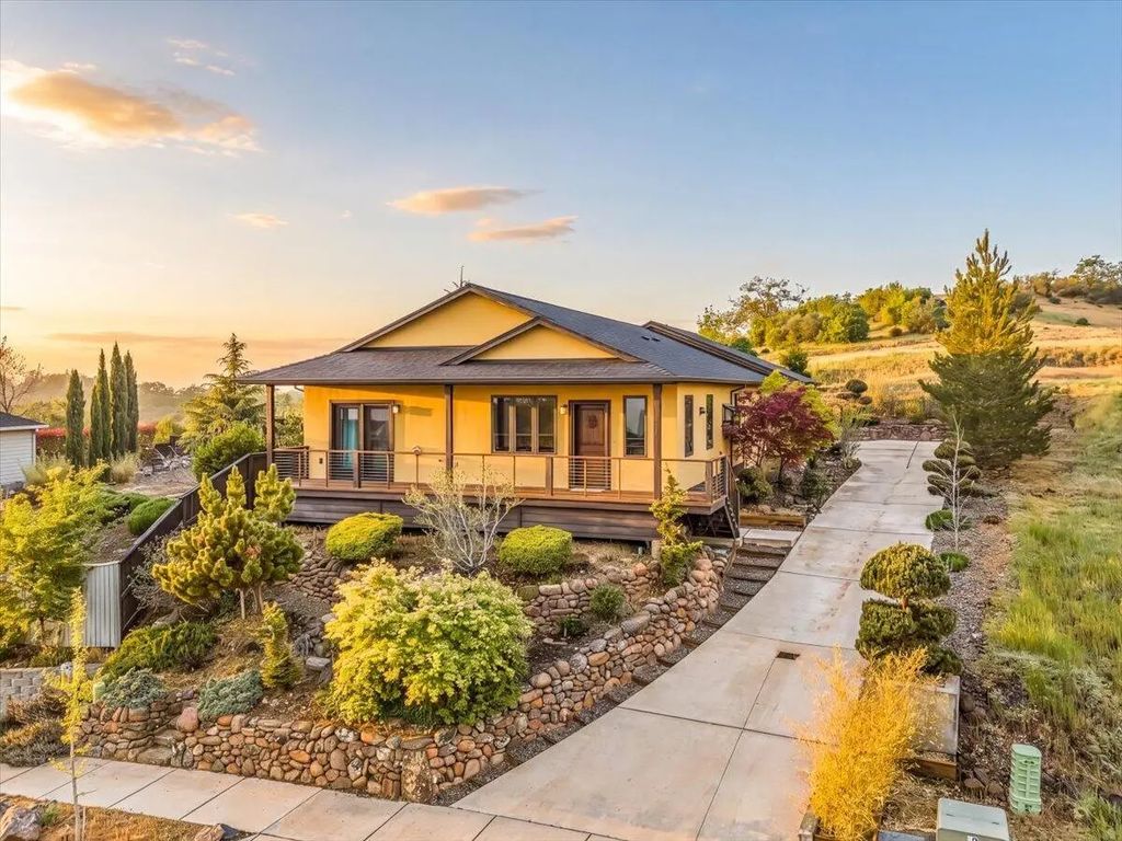 4351 Vista Pointe Drive, Medford