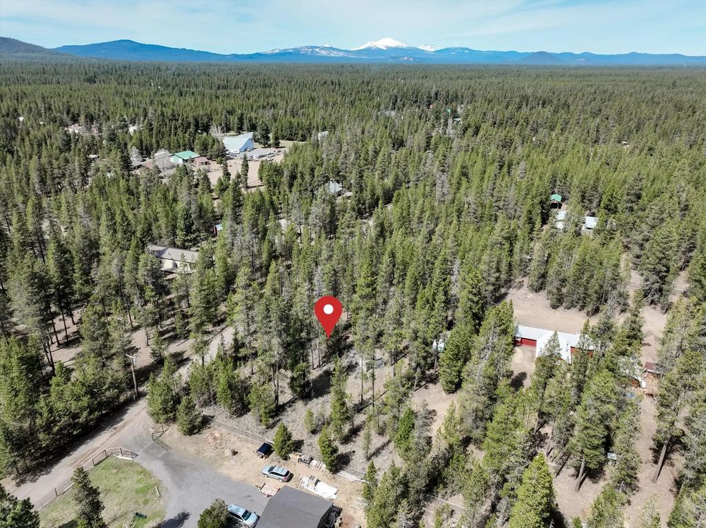 52240 Dustan Road, La Pine