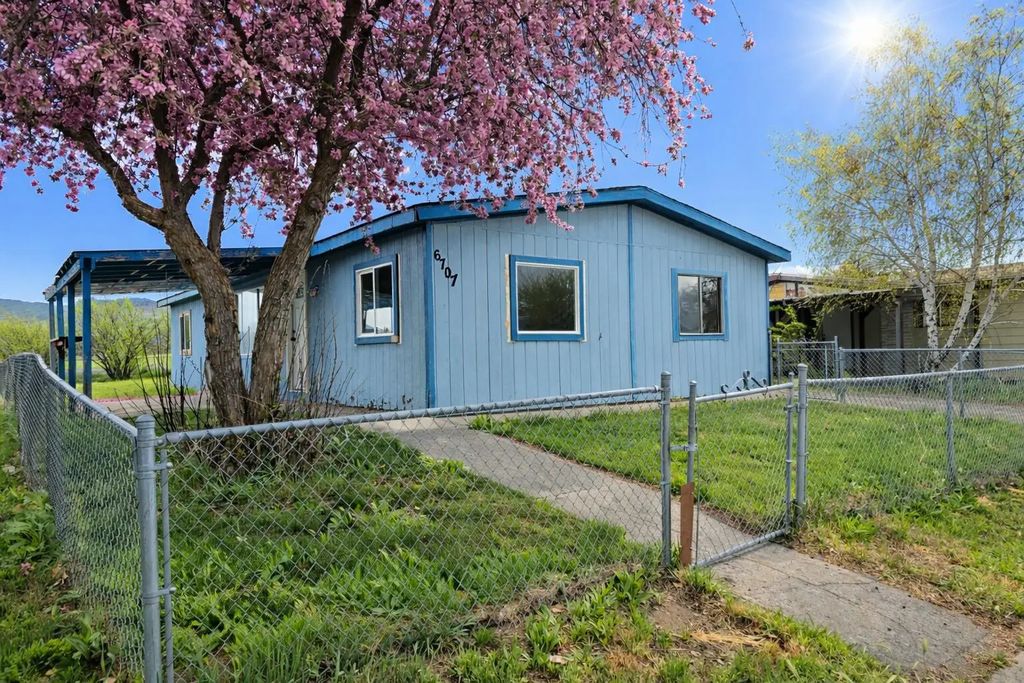 6707 Waggoner Court, Klamath Falls