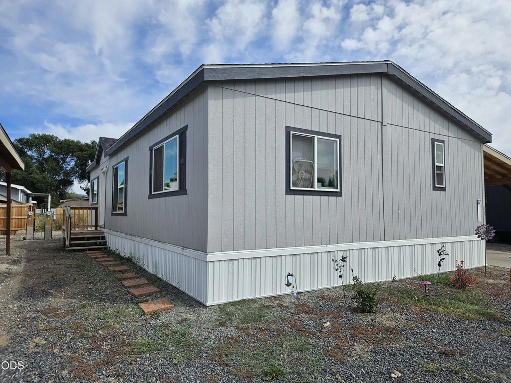4647 Winter Avenue Spc 81, Klamath Falls