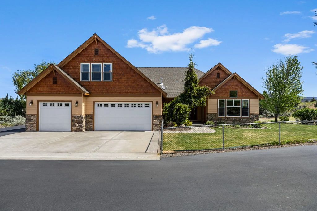 2310 Se Bitterbrush Drive, Madras