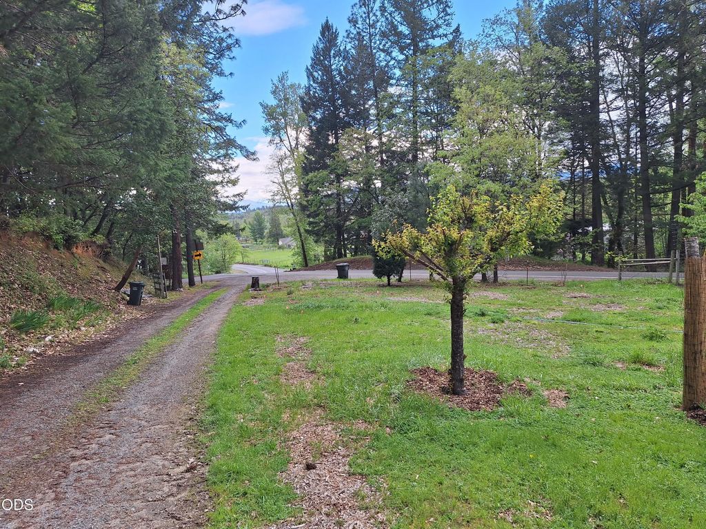 1771 Sleepy Hollow Loop, Grants Pass