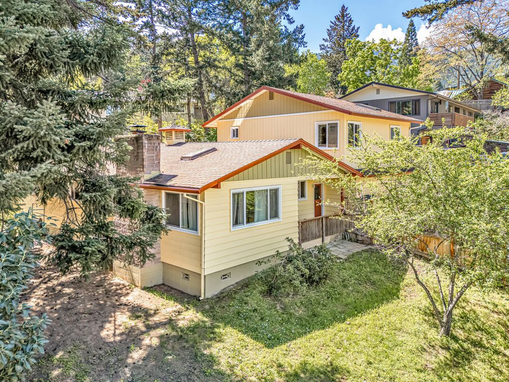 430 Ashland Street, Ashland