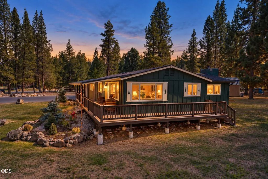 15003 River Loop Drive E, Bend