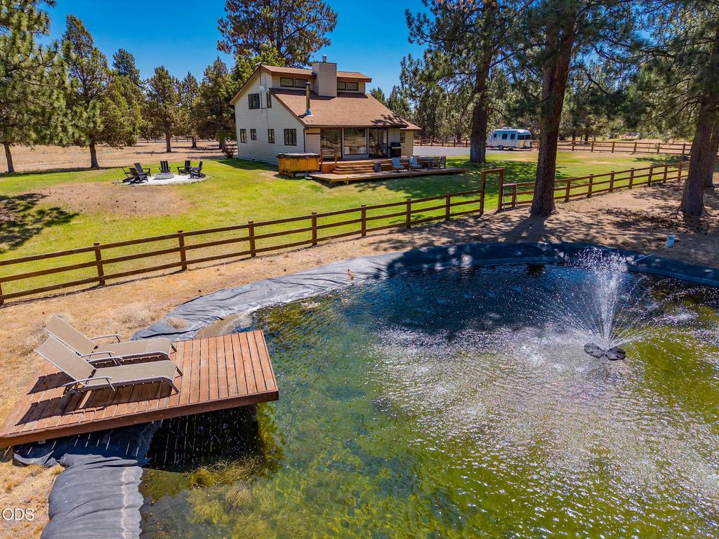 60445 Billadeau Road, Bend