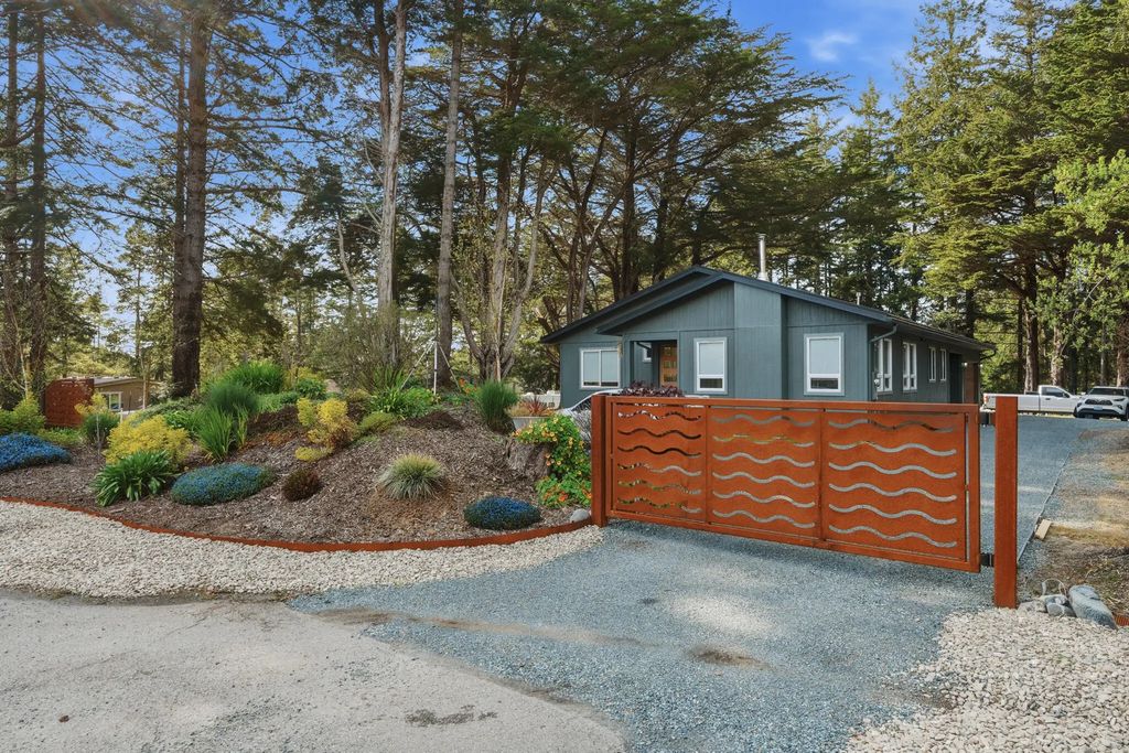 88879 Highway 42 S, Bandon