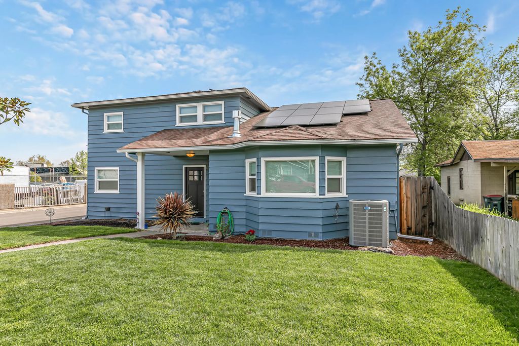 923 Jasper Street, Medford