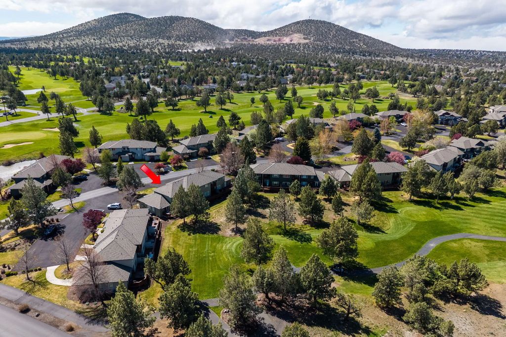 1116 Golden Pheasant Drive, Redmond